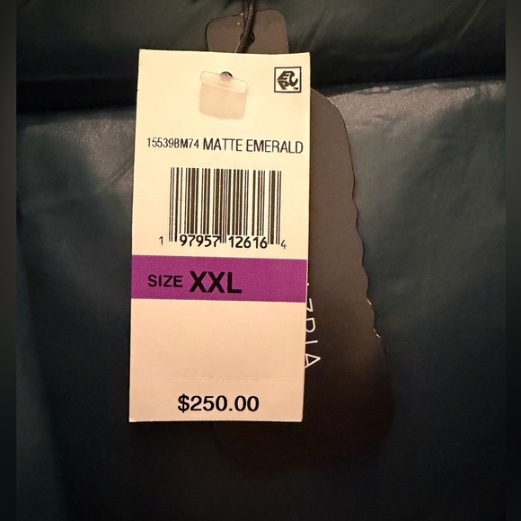 NWT BCBGeneration Water Resistant Hooded Puffer Jacket - Picture 4 of 6